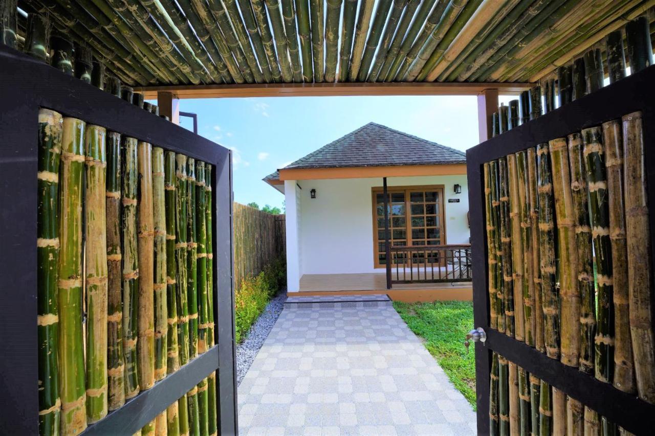 Ip Plus Resort - Chanthaburi Extérieur photo