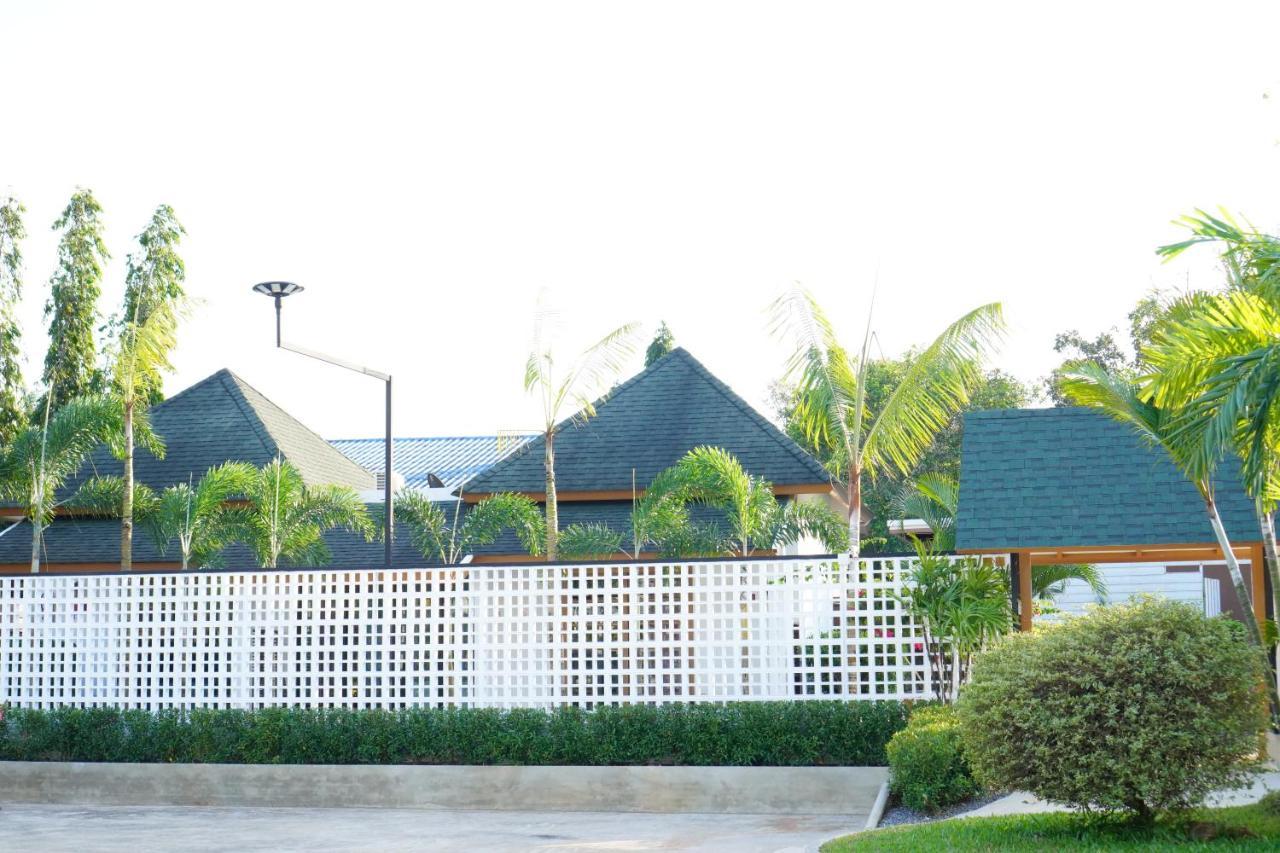 Ip Plus Resort - Chanthaburi Extérieur photo
