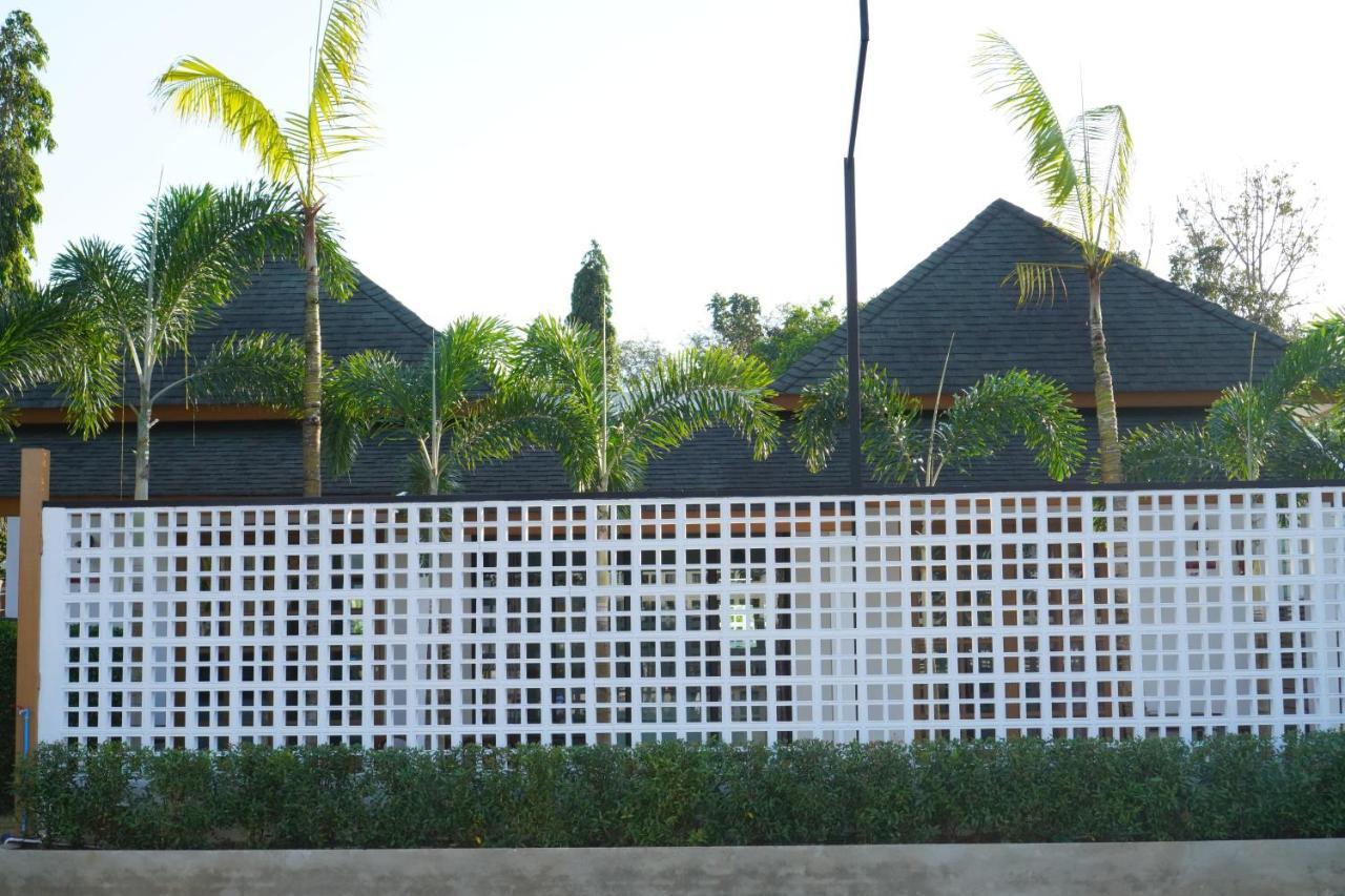 Ip Plus Resort - Chanthaburi Extérieur photo