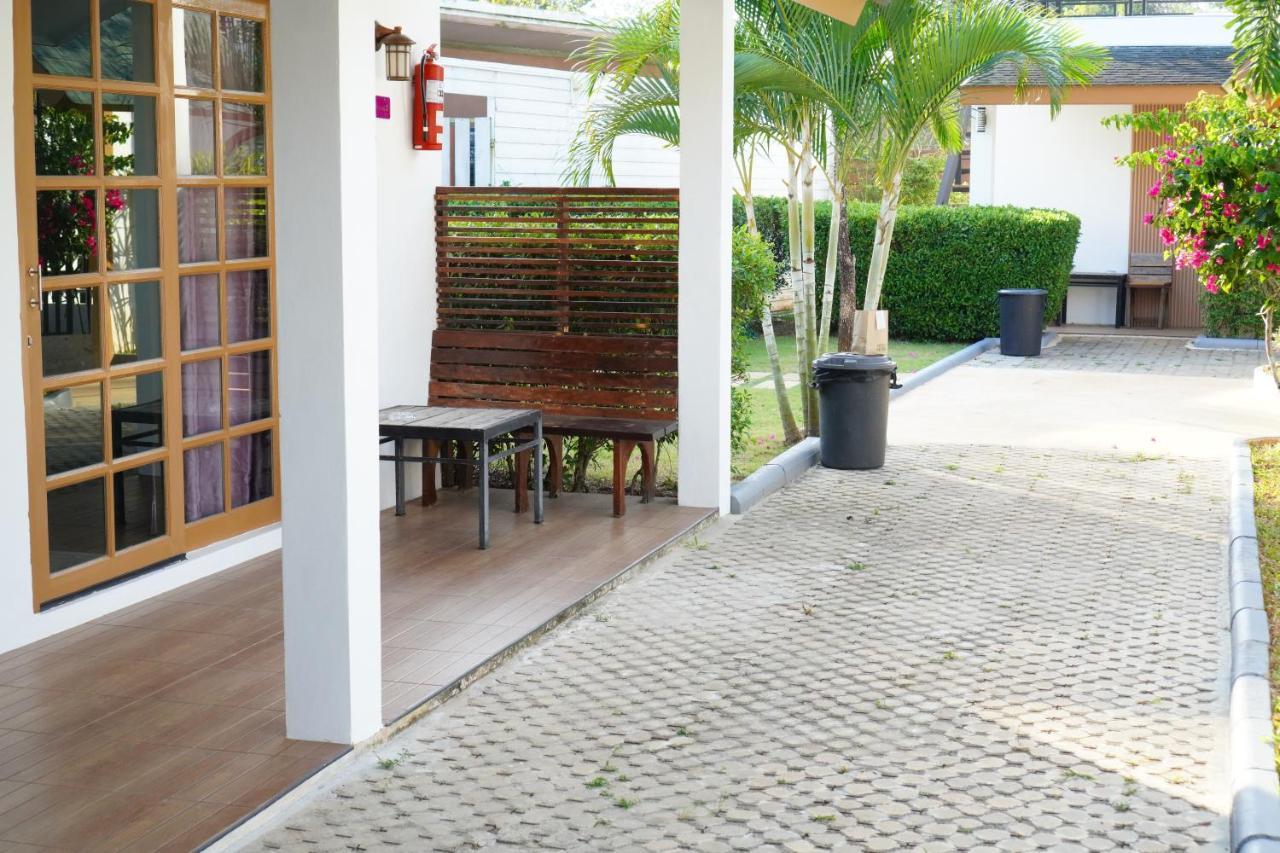 Ip Plus Resort - Chanthaburi Extérieur photo