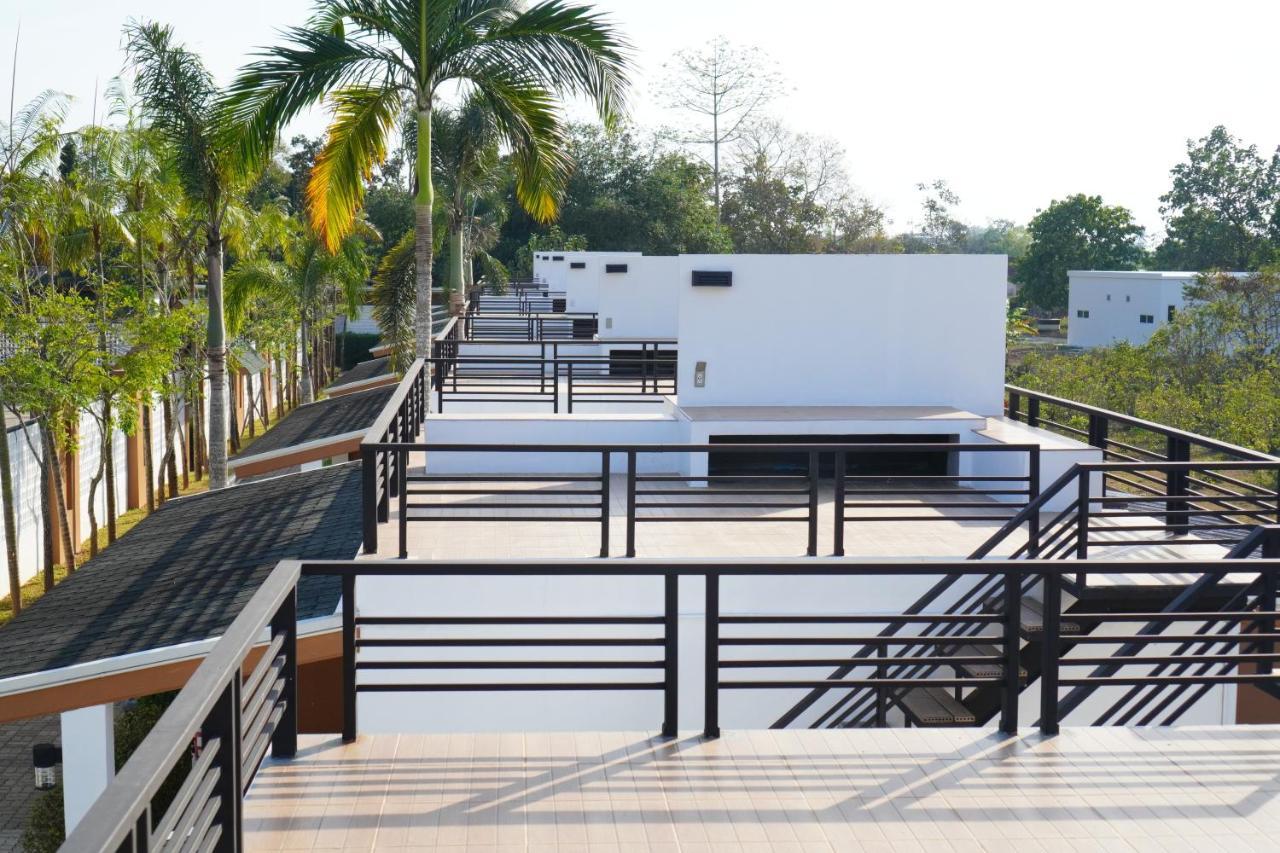 Ip Plus Resort - Chanthaburi Extérieur photo