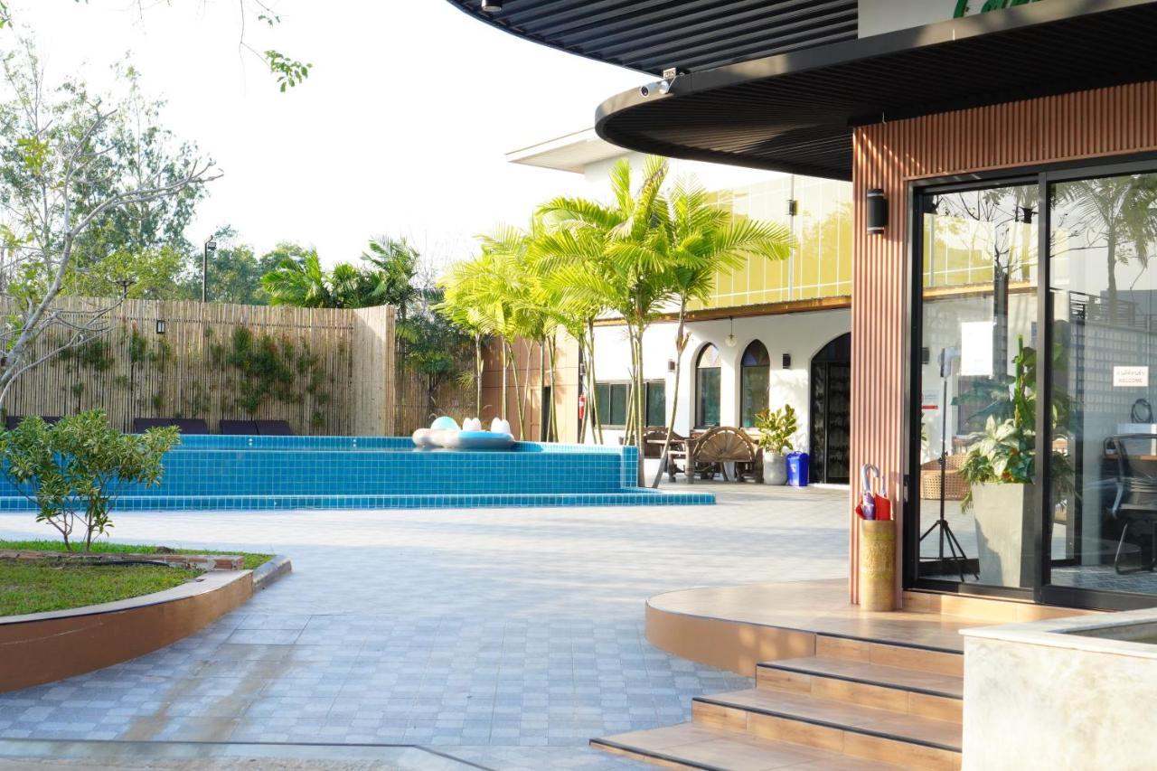 Ip Plus Resort - Chanthaburi Extérieur photo