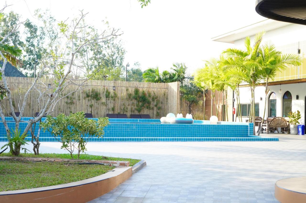 Ip Plus Resort - Chanthaburi Extérieur photo