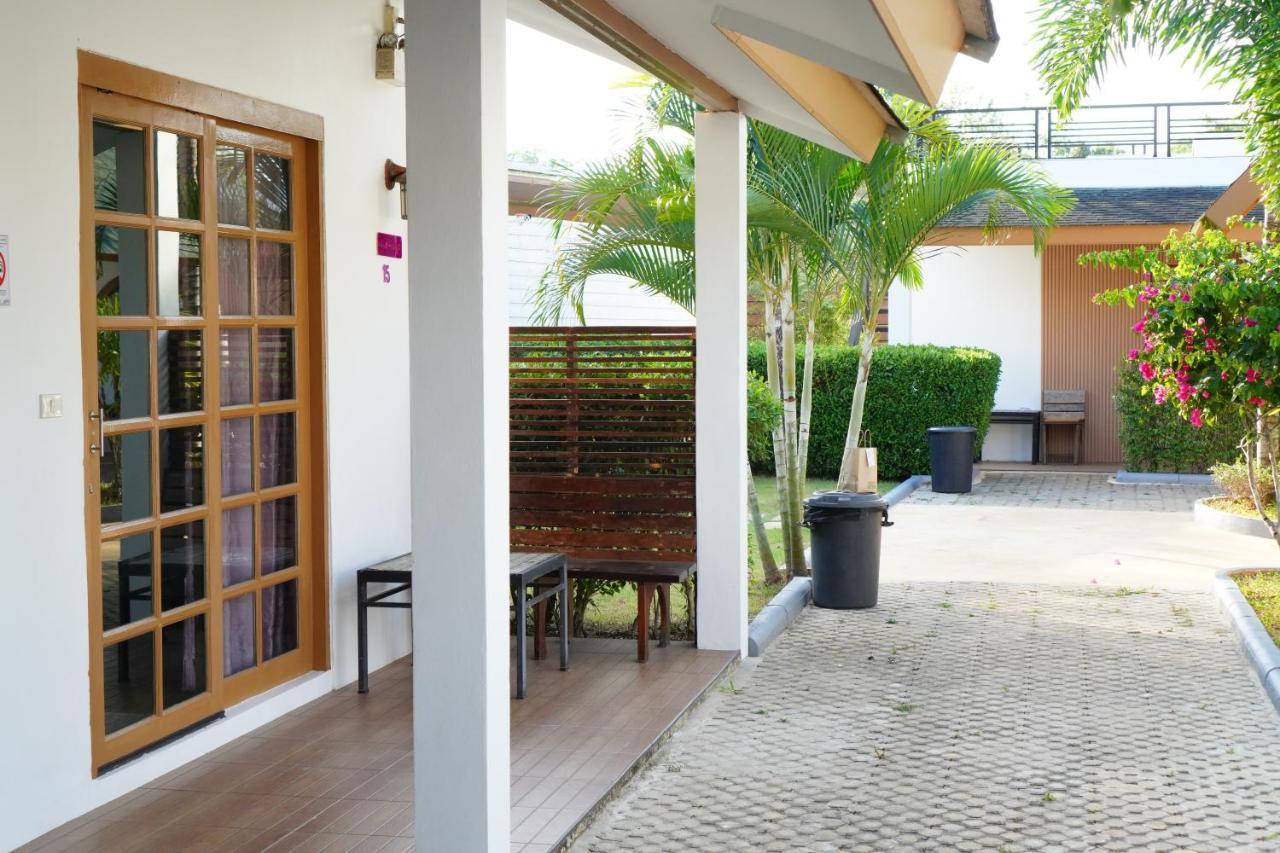 Ip Plus Resort - Chanthaburi Extérieur photo