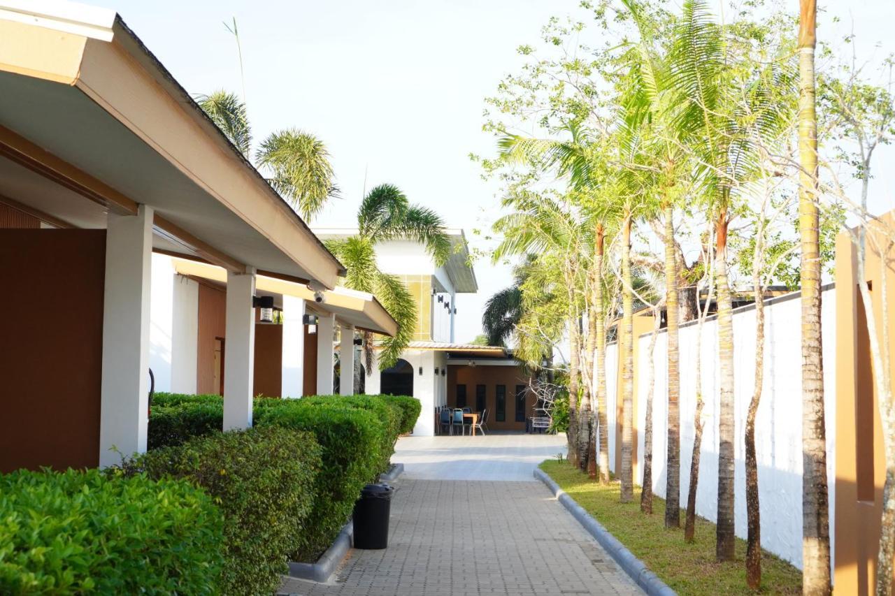 Ip Plus Resort - Chanthaburi Extérieur photo