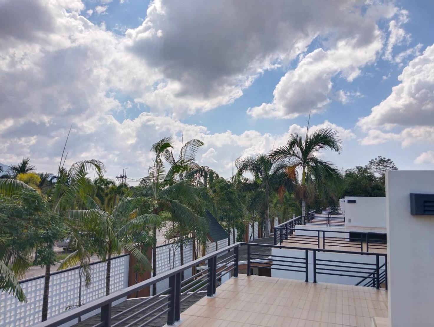 Ip Plus Resort - Chanthaburi Extérieur photo